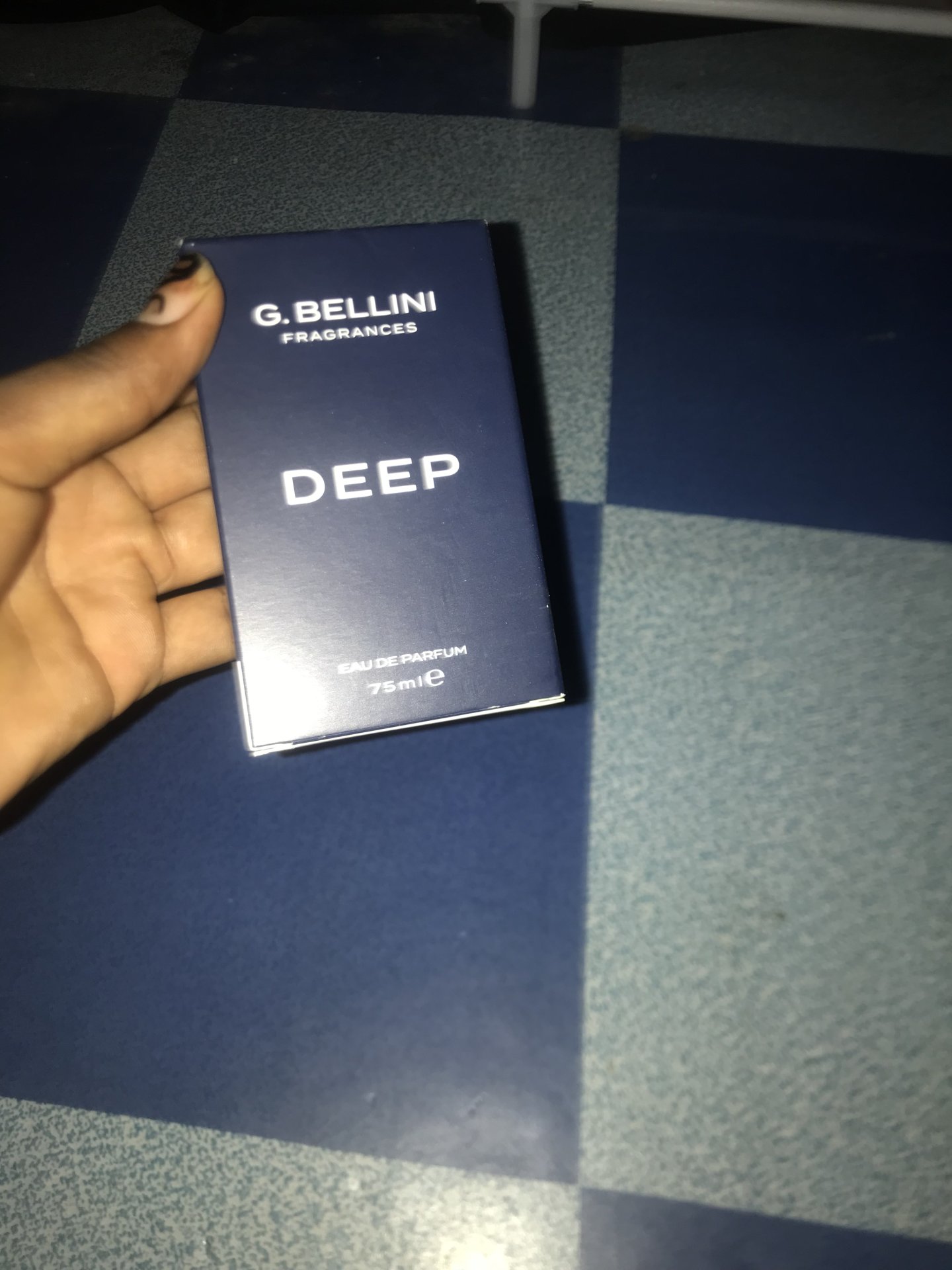 Vignette 3 : Les parfums suddenly