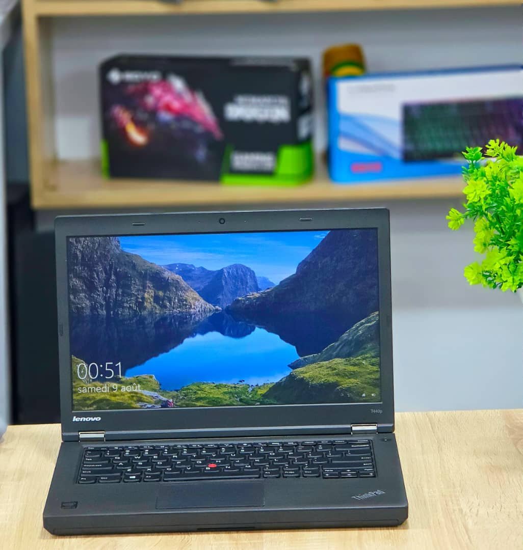 Vignette 3 : LENOVO THINKPAD T440p core i5 bien clean, Pc très résistant et très performant