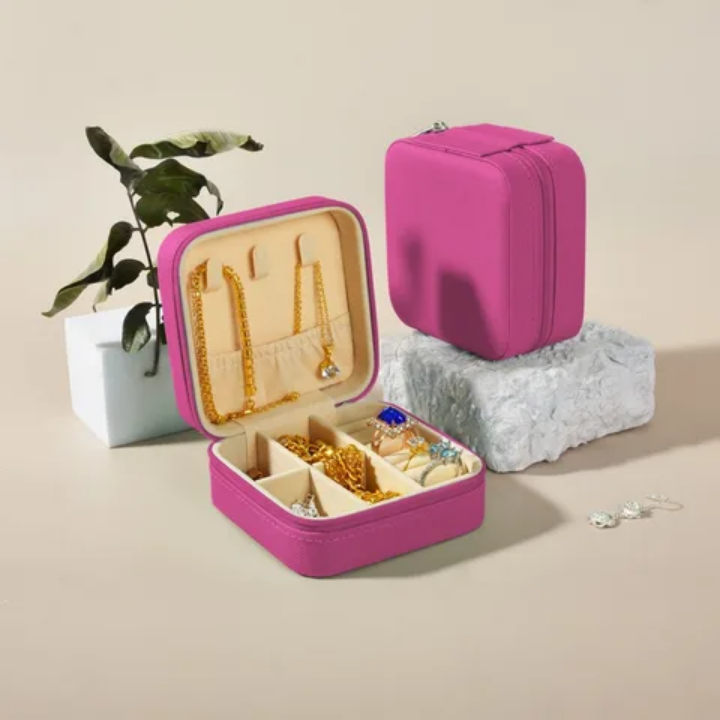 Vignette 2 : Boite de rangement de collier, boucle d'oreille etc ...