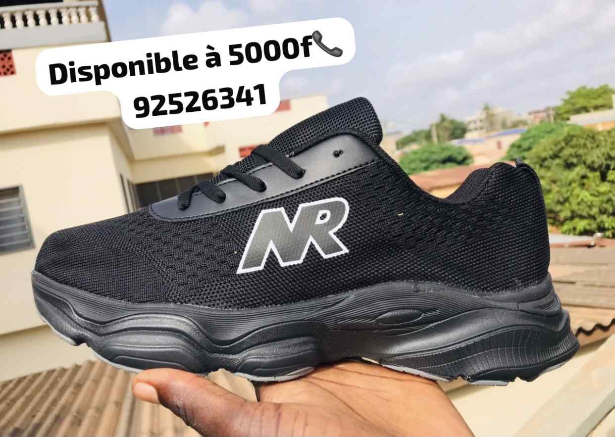 Vignette 2 : Chaussures Tenis à vendre