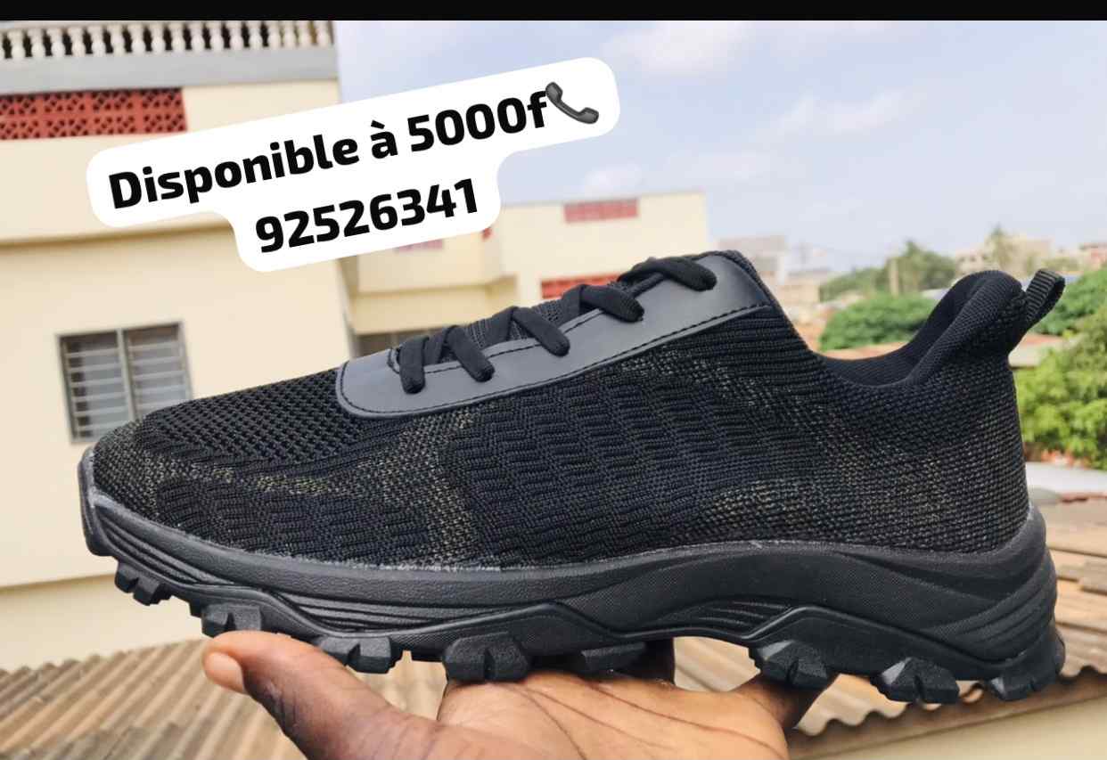 Vignette 5 : Chaussures de sport Tenis à vendre