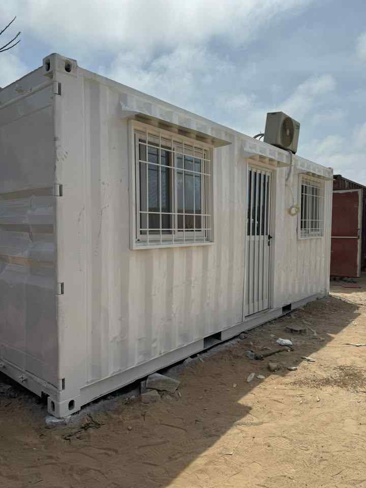 Vignette 4 : Conteneur amenagé ou bureau de chantier